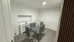 Dining - Peeam Abode Borehamwood (Borehamwood)