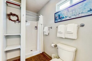 Dusche, Handtücher, Shampoo