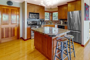 雪櫃、微波爐、焗爐、爐具