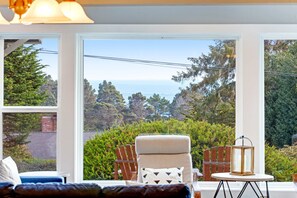 TV, fireplace, stereo, offices - Updated Mendocino Home - Game Room, Russian Gulch (Mendocino)