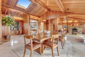 Dining - Luxe Remodeled Oceanfront Home on the Bluff (Mendocino)