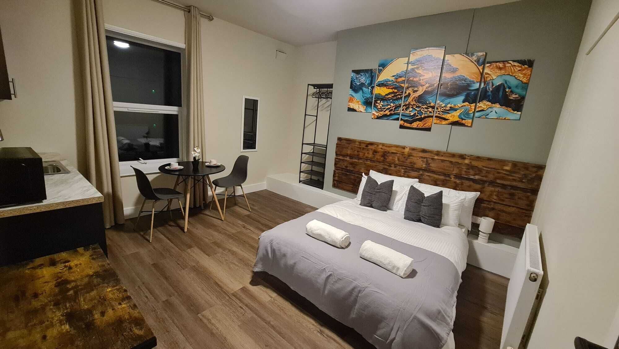 Superior-Doppelzimmer, 1 Doppelbett, eigenes Bad | Schreibtisch, laptopgeeigneter Arbeitsplatz, kostenloses WLAN