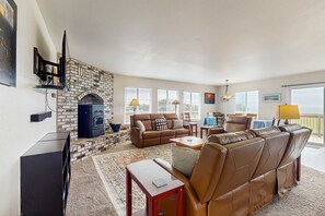 Televisión y oficina 