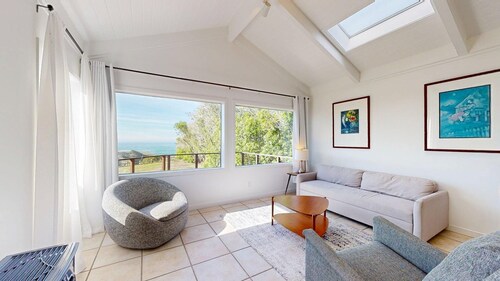 Oceanfront cottage with beach views & deck