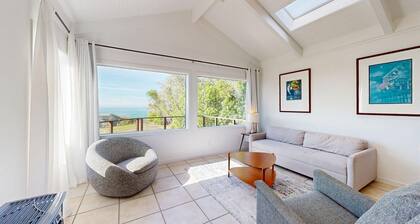 Oceanfront cottage with beach views & deck