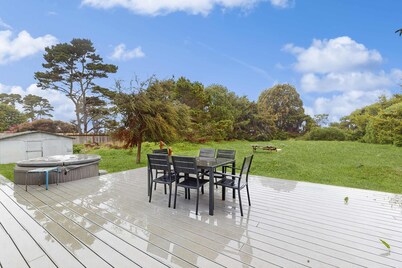 Charming Pet Friendly Cottage with Hot Tub