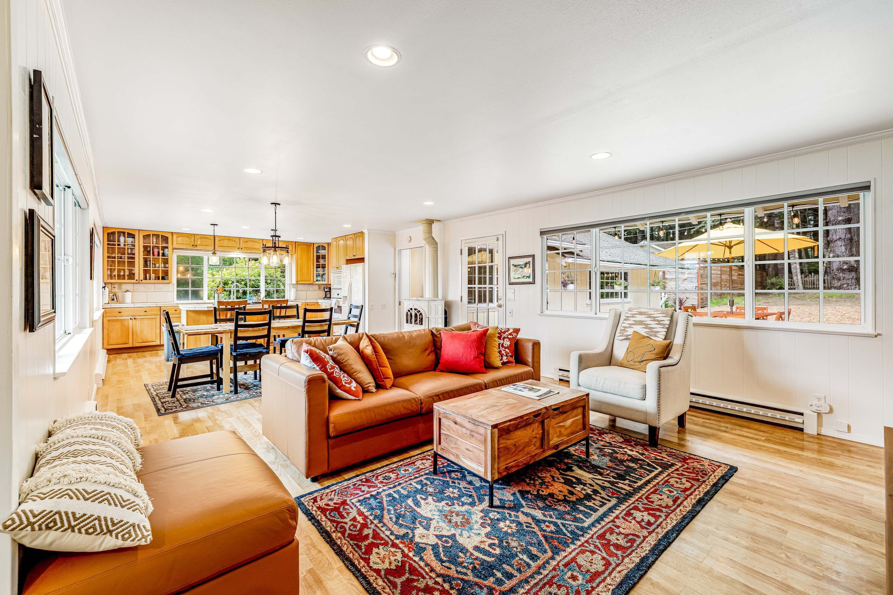 Sunny Getaway With Hot Tub, Yard & Beach Trail - Mendocino, CA