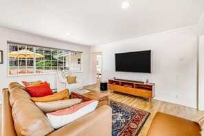 TV, fireplace, DVD player, offices