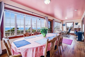 Dining - Family Friendly Beach House in Westport with views (Westport)