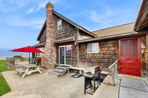 Terrace/patio - Family Friendly Beach House with BBQ & Deck (Westport)