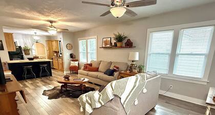 The Poncan, 3bedroom/1bath house in Ponca, pets ok w/ fee, WiFi, Central locale