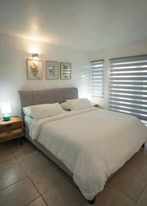 4 bedrooms, iron/ironing board, WiFi, bed sheets