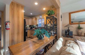 Cabin, Multiple Beds, Hot Tub, Garden View (The Ale Arths) | Interior