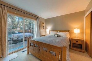 Cabin, Multiple Beds, Hot Tub, Garden View (The Ale Arths) | 4 bedrooms, individually decorated, individually furnished, bed sheets