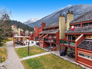 Exterior - The Vantage | Ski-in/Ski-Out | Resort Access | AC (Panorama)