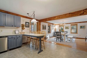 Interior - The House on Cranberry For 8 (Kennebunk)