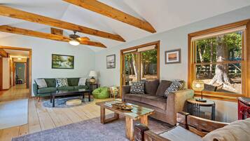 House, Multiple Beds, Patio, Garden View (The House on Cranberry) | Living area