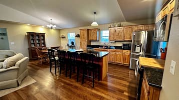 KylskÄp, mikrovÄgsugn, ugn och spishÀll