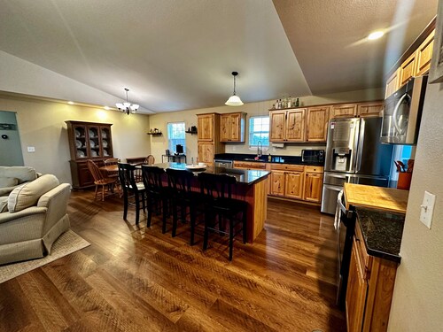 3-bedroom house in beautiful Stella providing a peaceful Country Getaway