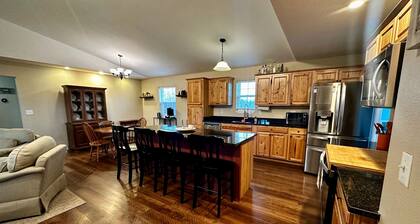 3-bedroom house in beautiful Stella providing a peaceful Country Getaway