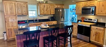 3-bedroom house in beautiful Stella providing a peaceful Country Getaway