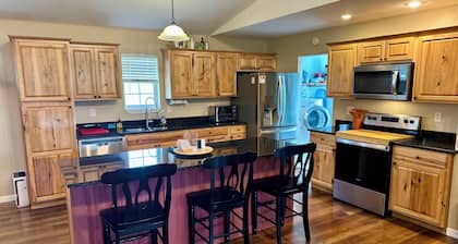 3-bedroom house in beautiful Stella providing a peaceful Country Getaway