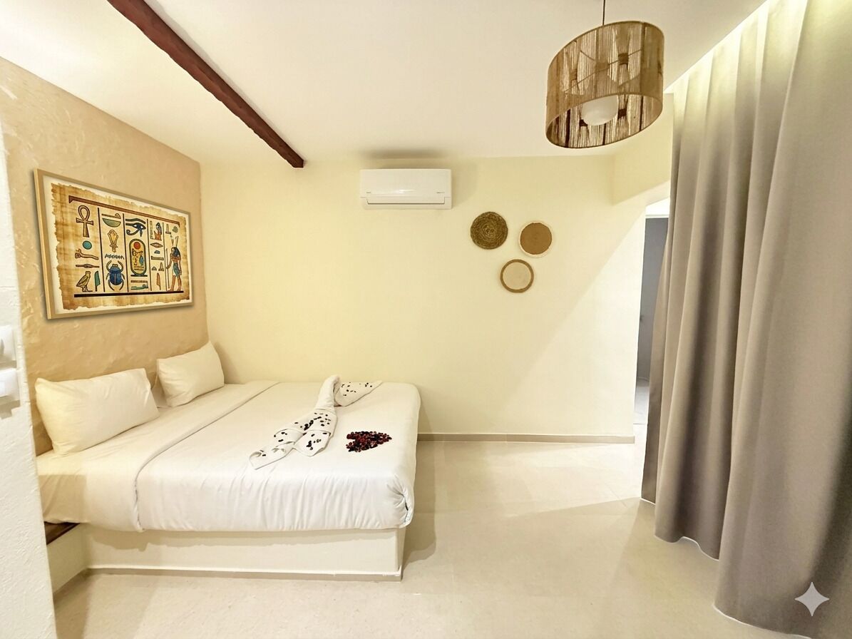 Työpöytä, kannettavalle tietokoneelle sopiva työtila, äänieristys