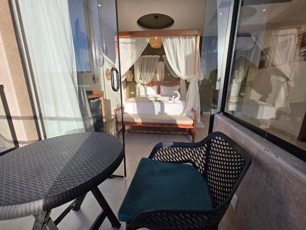 Suite Luxe, 1 grand lit, baignoire, vue montagne | Terrasse/Patio