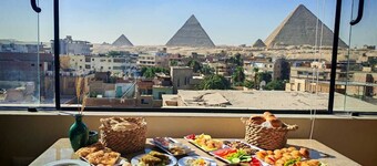 พีระมิดส์ สปิริชวล เกต  