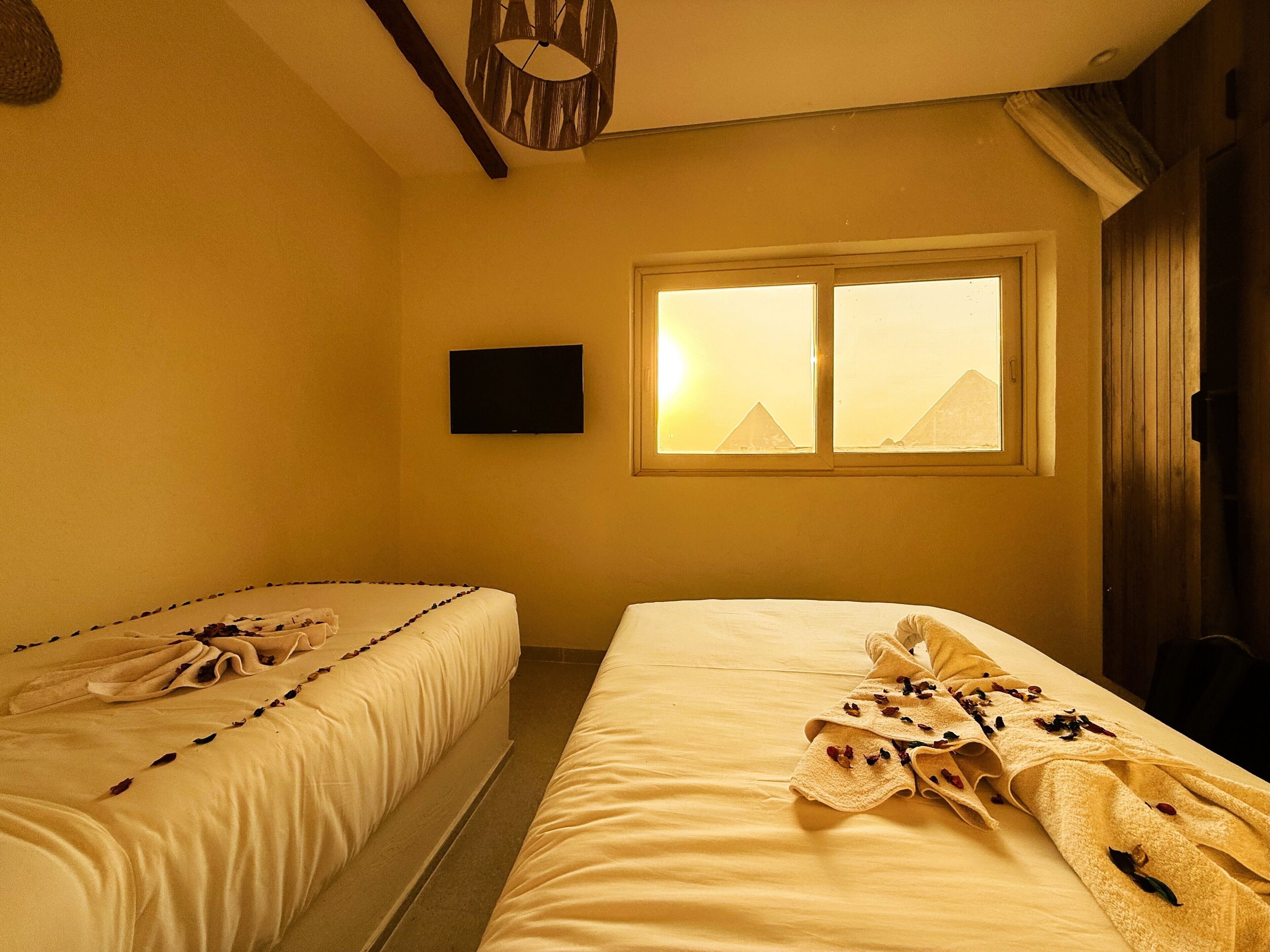 Luxury Double Room, Mountain View | Desk, laptop workspace, free WiFi, bed sheets