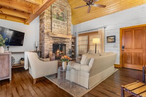 TV, fireplace - Lodge w Grill, Fireplace & Club Access! (Cashiers)