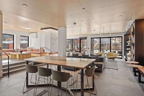 Interior - Modern 2 bd 2 ba Ski in & Ski out Condo in Base Village (Snowmass Village)
