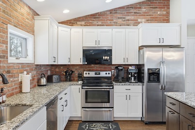 Coming Soon! Dingmans Ferry - The Rock Oak Escape