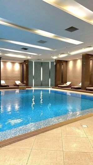 Outdoor pool - DS Suite Hotel Baku (Baku)