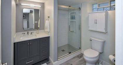 Cozy & Modern 3-Bed Getaway Near Lake Erie