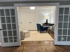 Interior - Cozy & Modern 3-Bed Getaway Near Lake Erie (Bay Village)