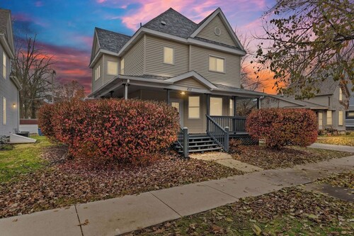 Perfectly located next to downtown Champaign and U of I campus!