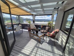 Living area - Unique City Bungalow
Two bedroom eclectic City Bungalow Arty and tranquil haven (Whangārei)