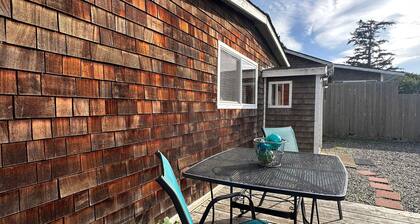 Harbor View Cottage + Studio - Gold Beach, Oregon