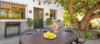 El Moral Prado del Rey by Ruralidays