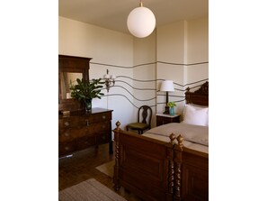 セーフティボックス (室内)、アイロン / アイロン台、WiFi (無料)