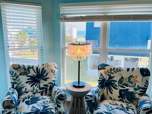 Interior - Saltwater Solace, For 8-FREE WIFI/FREE PARKING/FREE BEACH ACCESS (Galveston)