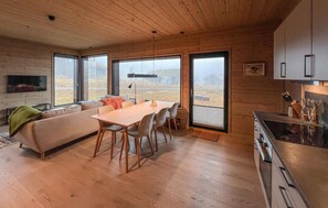 Smart TV y chimenea 