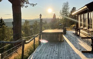 Terrace/patio - Stunning home in Austbygda with WiFi (Austbygda)