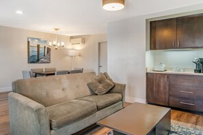 Suite, 1 King Bed | Living area - Blue Water Inn (St. Clair)