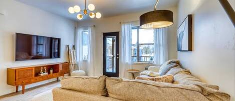 Smart TV, reproductor de DVD y libros