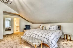 Tabla de planchar con plancha, wifi y ropa de cama 