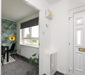 Interior - Modern 2 bedroom house with on street parking (Coatbridge)