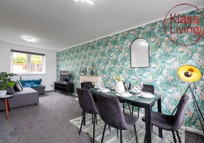 Dining - Modern 2 bedroom house with on street parking (Coatbridge)