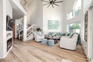Smart TV, fireplace - Sandbarr - Bayfront home with a Golf Cart! (Miramar Beach)